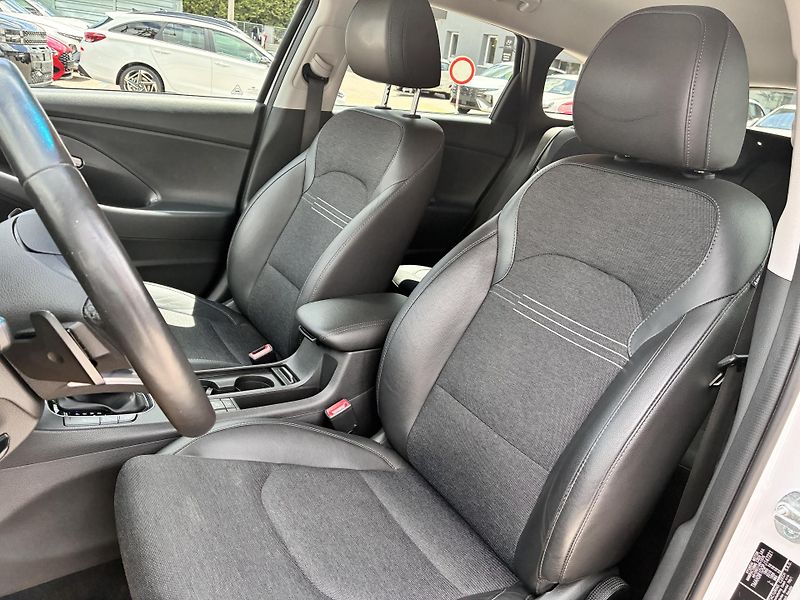 Hyundai i30 WG 1.5T-GDi 117kW DCT STYLE  - fotka 10 z 36