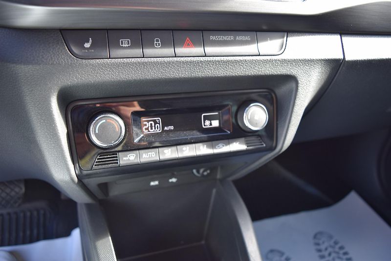 Škoda Fabia (2017) 1.2TSI 81kw DSG JOY NAVI APP - fotka 21 z 41
