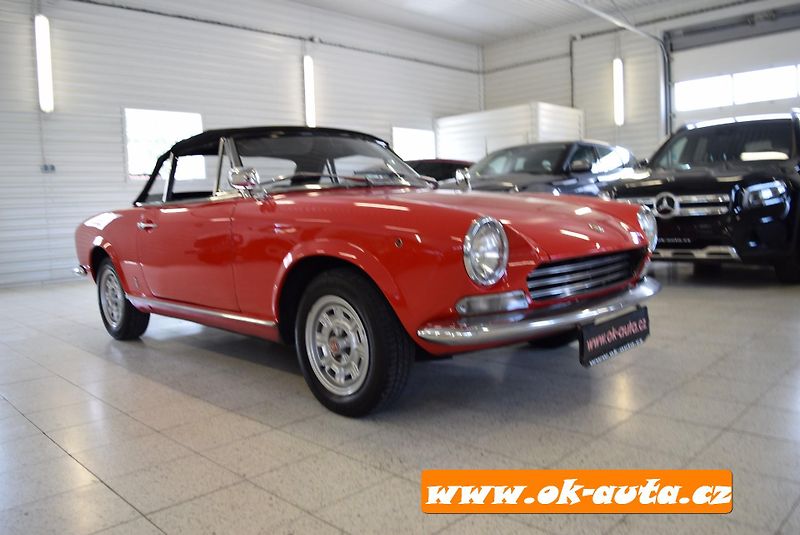 Fiat 124 Spider 1.6 SPORT SPIDER rv 1969 - fotka 40 z 50