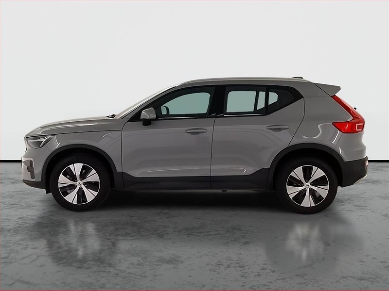 Volvo XC40 (2024) B4 - fotka 3 z 24