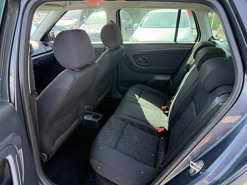 Škoda Fabia 1.2 TSI FAMILY - fotka 9 z 13