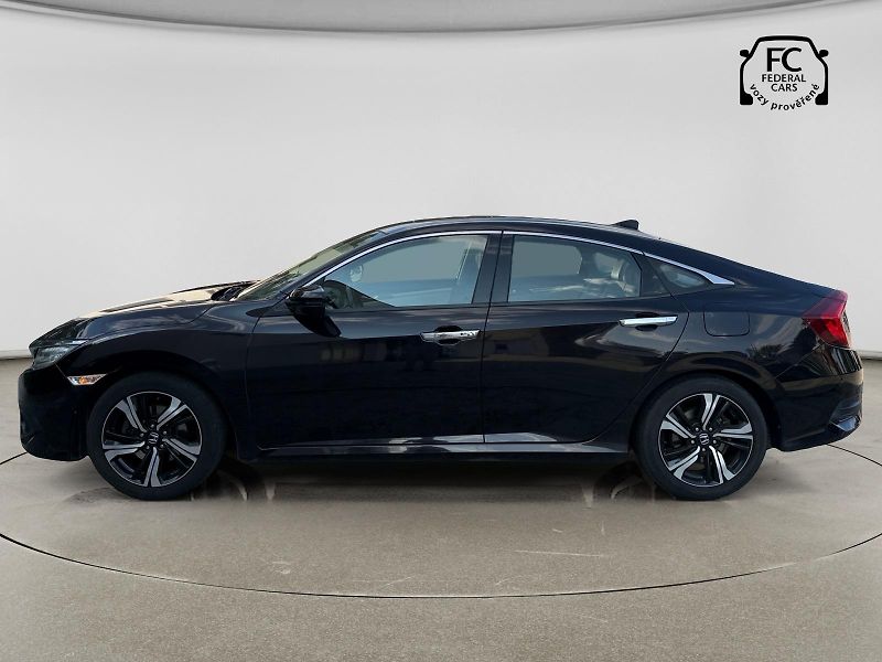 Honda Civic 1.5 VTEC TURBO Executive - fotka 2 z 31