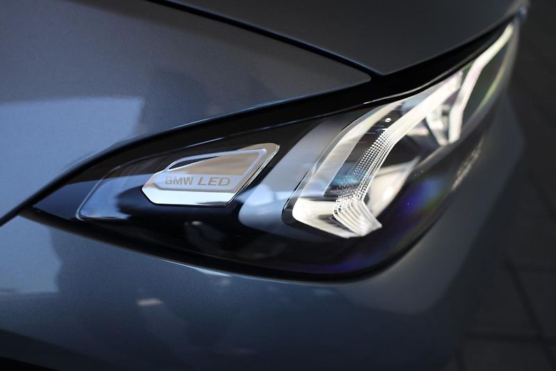 BMW Řada 3 330i xDrive Touring - fotka 21 z 22