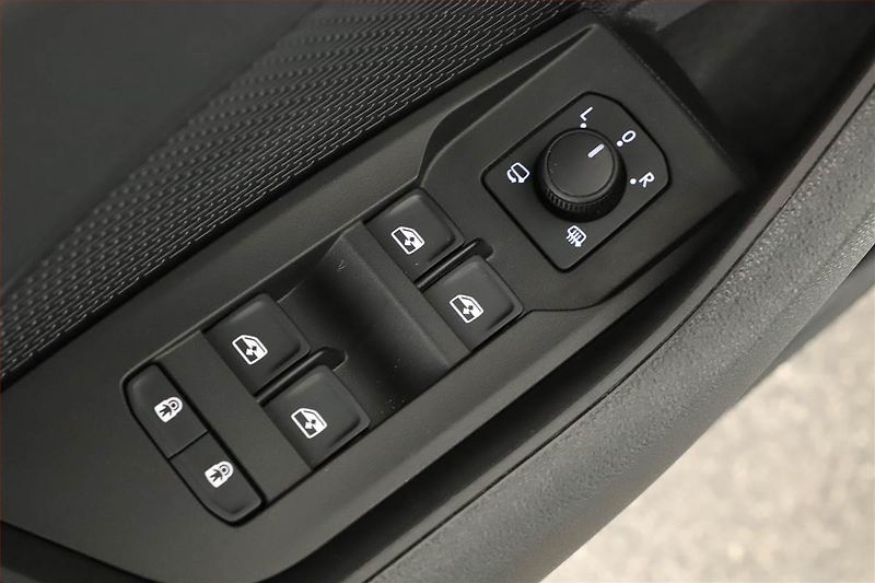 Škoda Octavia (2025) 2.0 TDI, SPORTLINE, KEYLESS - fotka 24 z 25