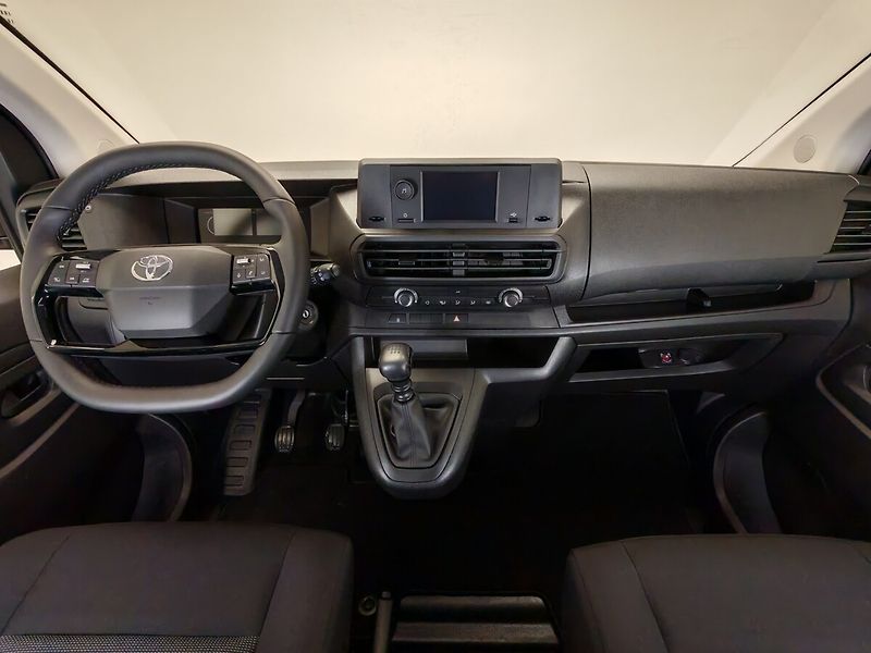 Toyota ProAce Verso 2,0D L2 6MT Combi 8S - fotka 13 z 18