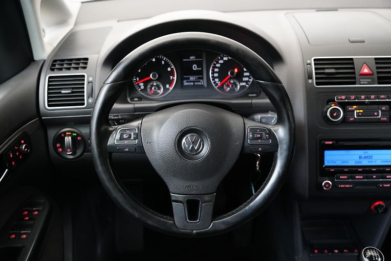 Volkswagen Touran - fotka 18 z 24