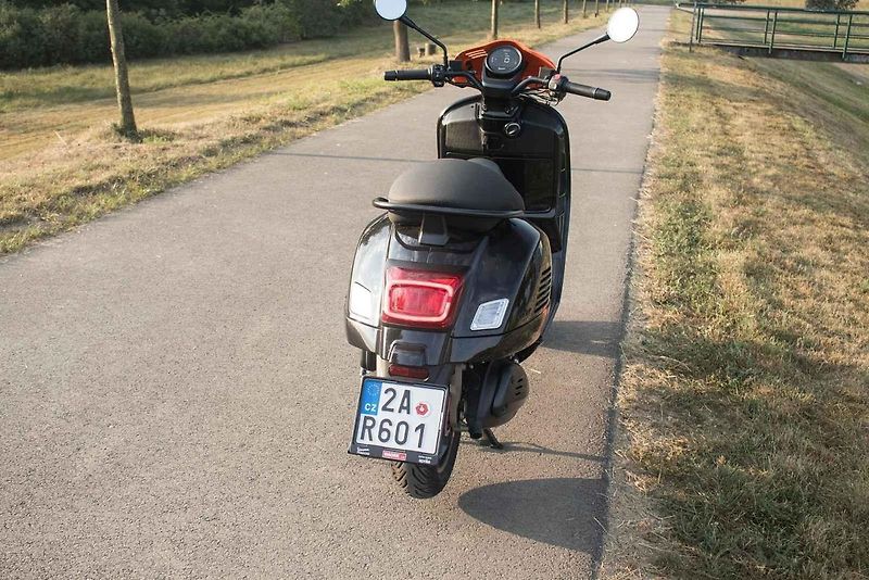 test Vespa GTV 300