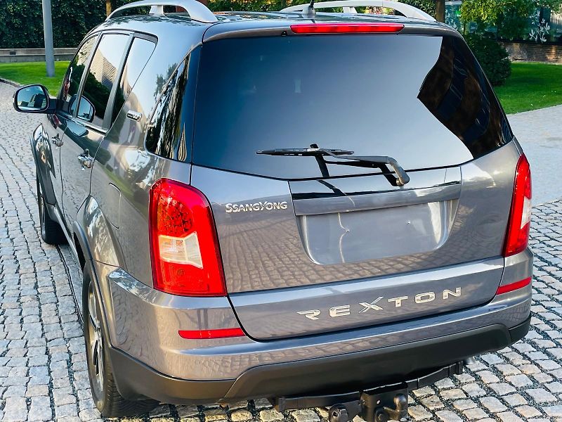SsangYong Rexton 2.2TD 4x4 AUTOMAT TAŽNÉ VÝHŘEV - fotka 16 z 43