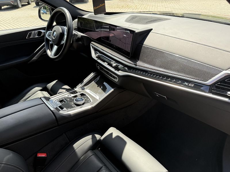 BMW X6 (2024) 30XD 210kW M-PAKET R22 BLACK!! - fotka 39 z 57