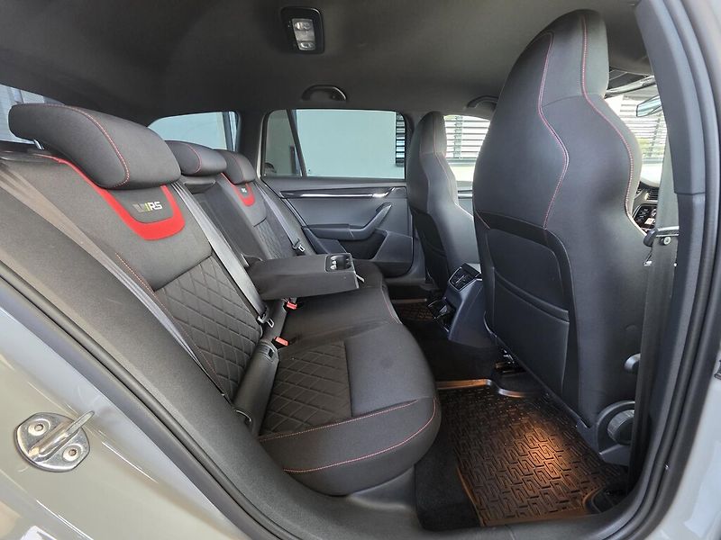 Škoda Octavia Combi 2,0 TDi 135 kW RS - fotka 22 z 23