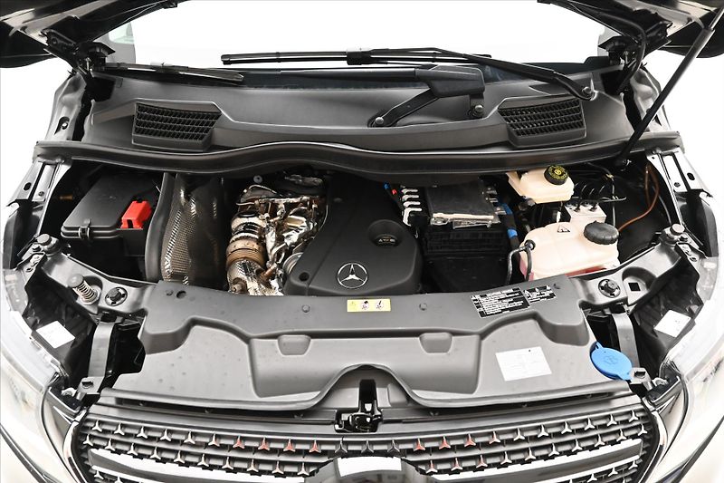 Mercedes-Benz Třídy V 2,0 300D 174kW XL Avantgarde 8 - fotka 9 z 33
