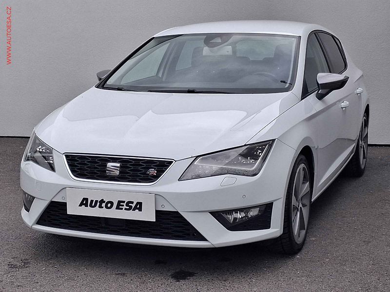 Seat Leon (2015) 2.0TDi, DSG, LED, navi - fotka 3 z 18
