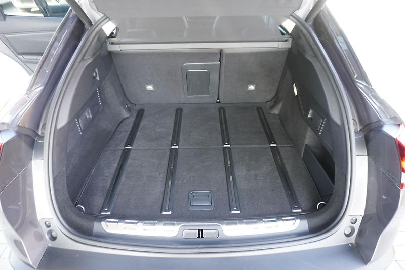 Citroën C5 X (2024) 225 plug in Hybrid Shine Pack - fotka 17 z 18