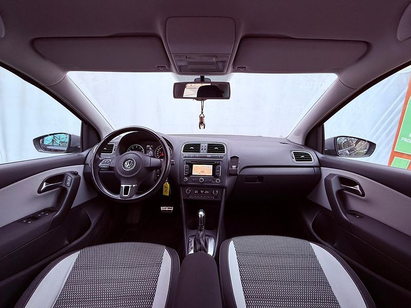 Volkswagen Polo Cross 1.2 TSi DSG, Navi - fotka 17 z 35