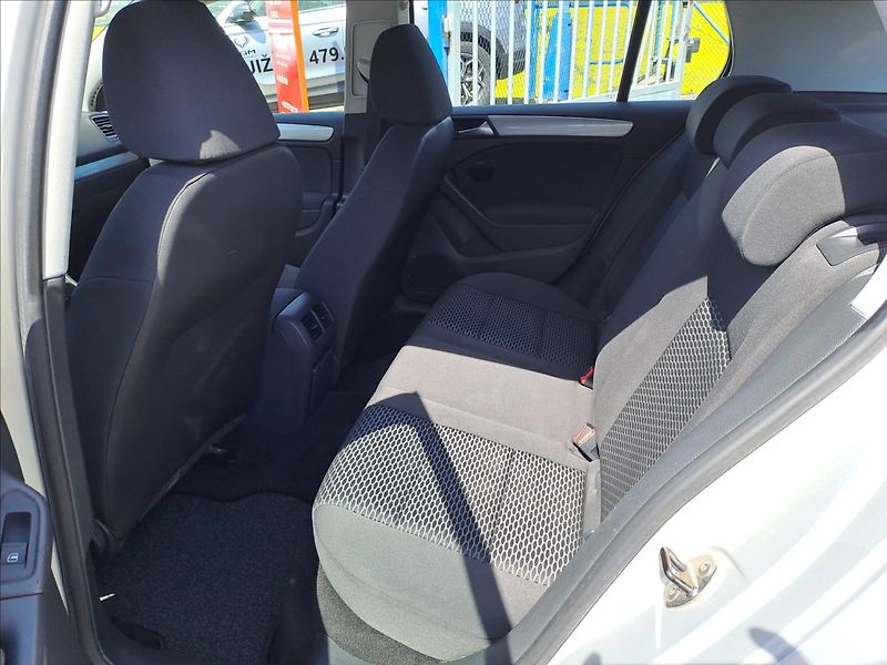 Volkswagen Golf 1,6 TDI DIGIKLIMA - fotka 6 z 14