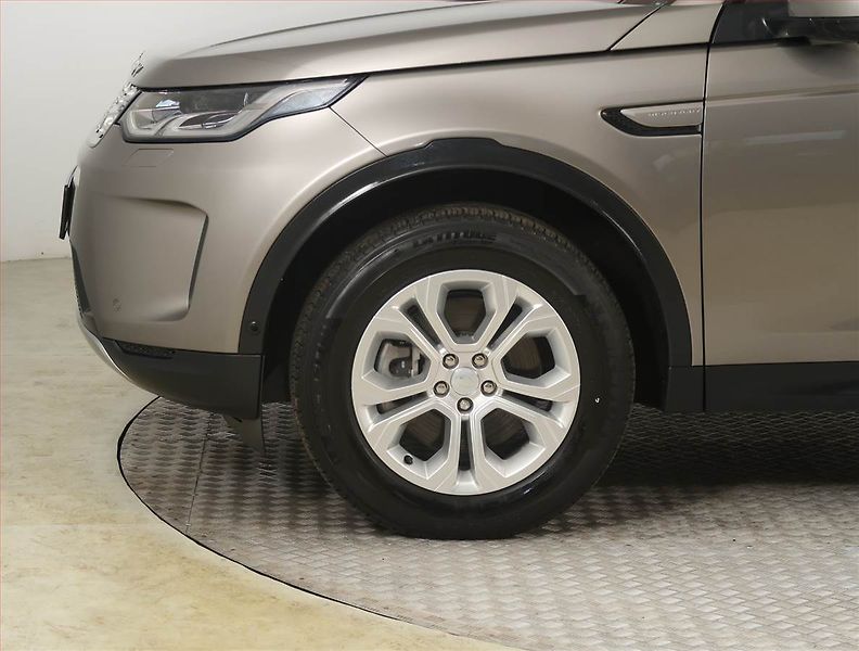 Land Rover Discovery Sport (2021) D165 - fotka 15 z 28