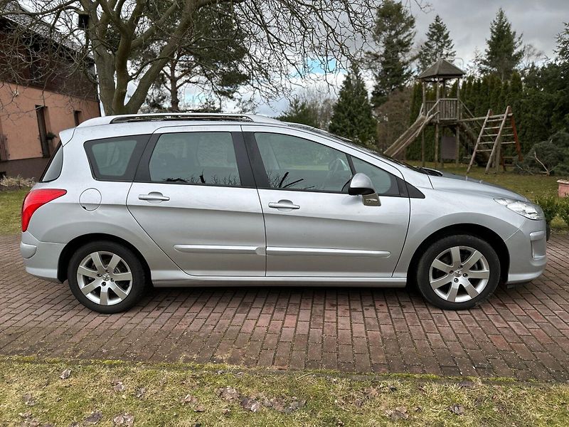Peugeot 308 (2009) SW 1.6 16v 88kw - fotka 8 z 29