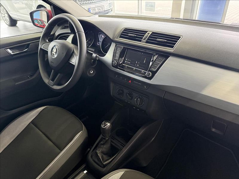 Škoda Fabia 1,0   1.MAJ,SERVISKA,AMBITION - fotka 18 z 18