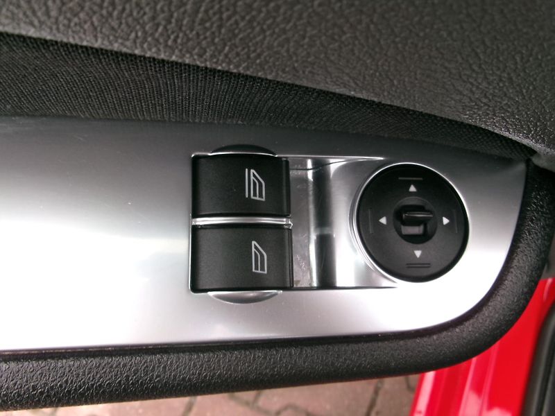 Ford Focus 1,6 - ZADÁNO - fotka 18 z 25