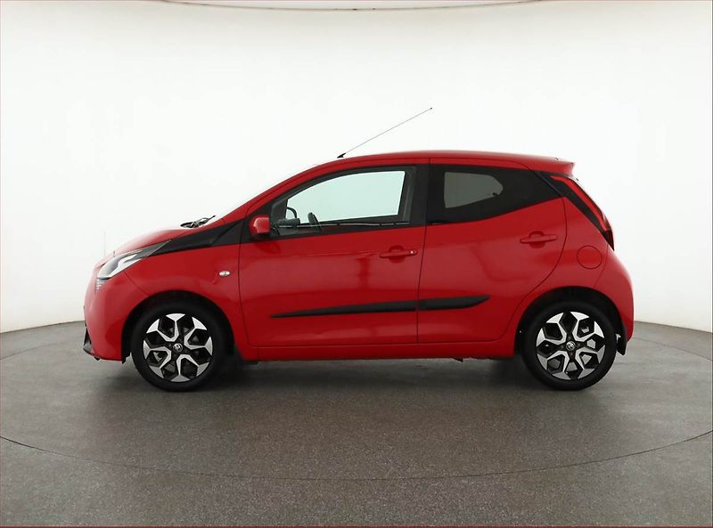 Toyota Aygo (2018) 1.0 VVT-i, Serv.kniha - fotka 3 z 16