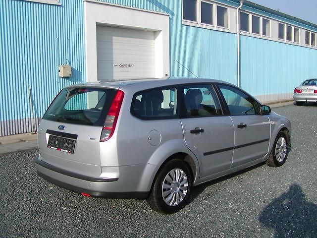 Ford Focus (2006) 1.6TDCi,ESP,EL. SEDAČKY - fotka 5 z 22