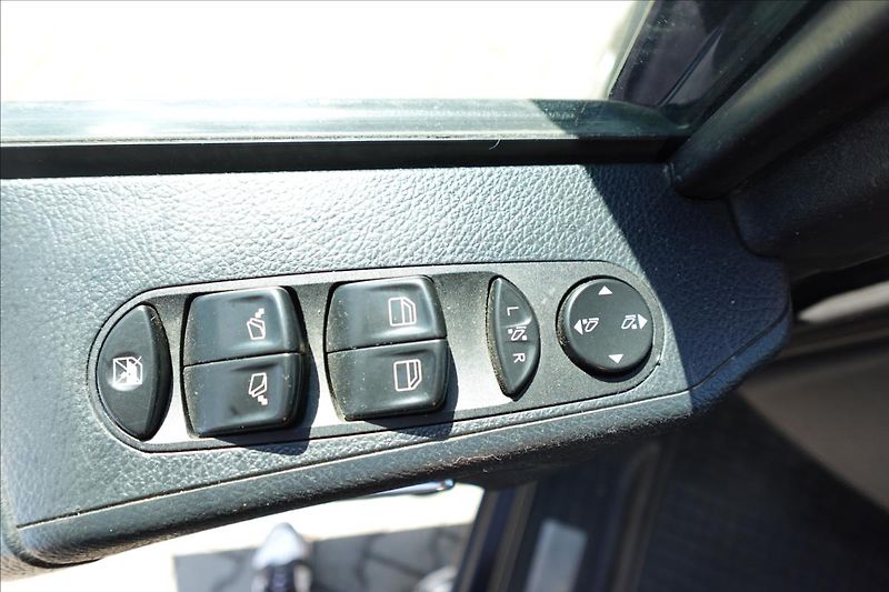 Mercedes-Benz Viano 3,0 V6  MB LONG 8MÍST KLIMA - fotka 16 z 30