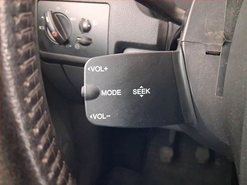 Ford C-MAX (2008) 1.8, po STK, Tažné, Klima - fotka 15 z 19