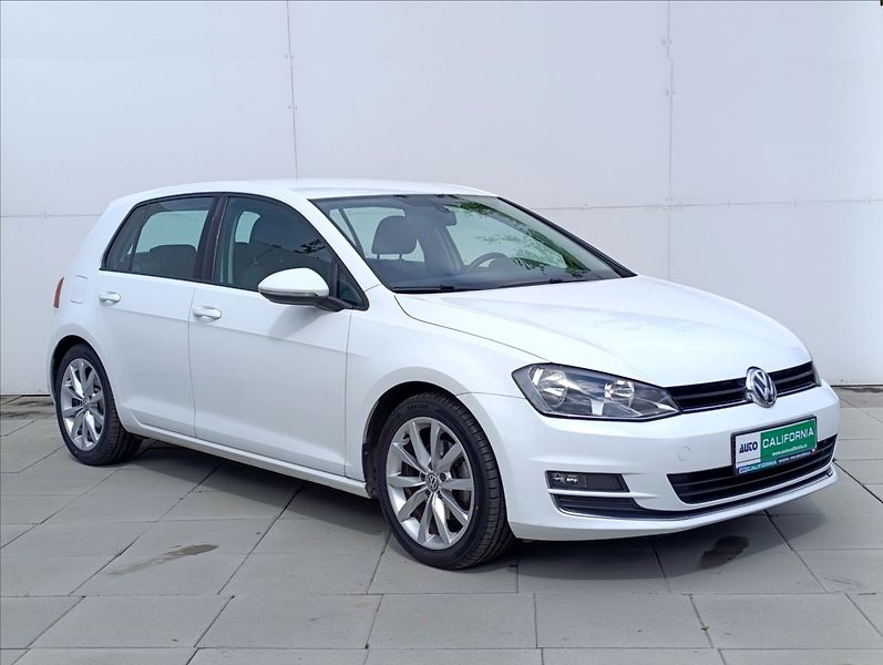 Volkswagen Golf 2,0 TDi DSG Aut.Klima Tempomat - fotka 5 z 41