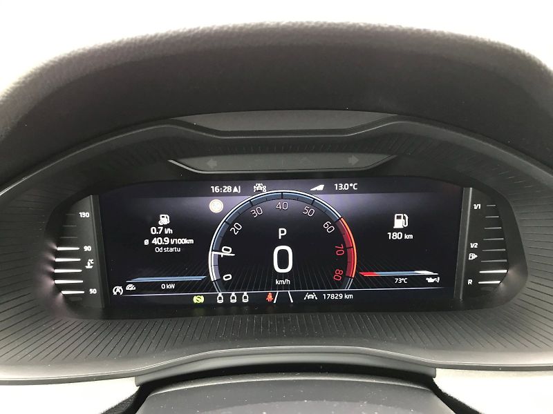 Škoda Kamiq (2024) SELEC TSI 110/1.5 A7F - fotka 13 z 25
