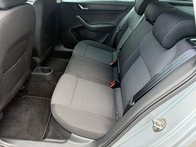 Škoda Rapid 1,6TDI Aut. klimatizace - fotka 15 z 20