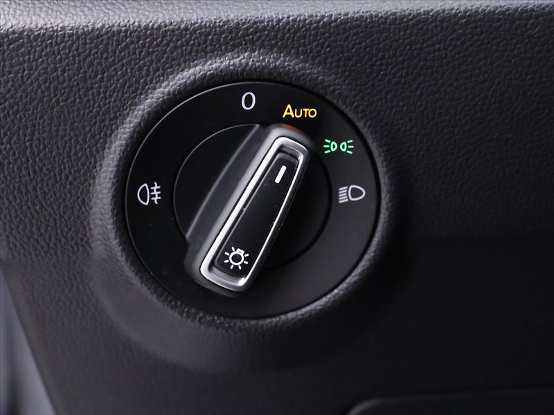 Volkswagen T-Roc 2,0 TDI DSG 4Motion R-line LED - fotka 16 z 35