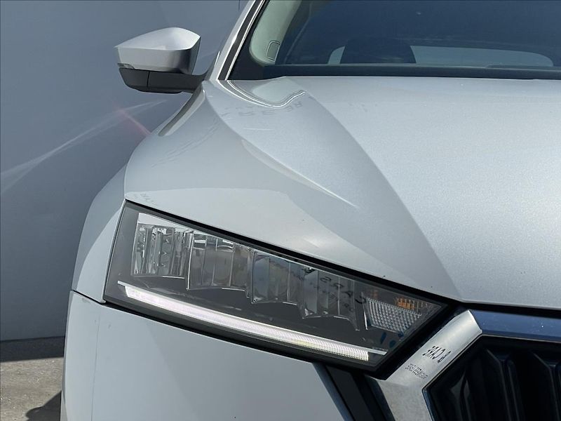 Škoda Octavia 2,0 TDI Combi Ambition Plus - fotka 20 z 22