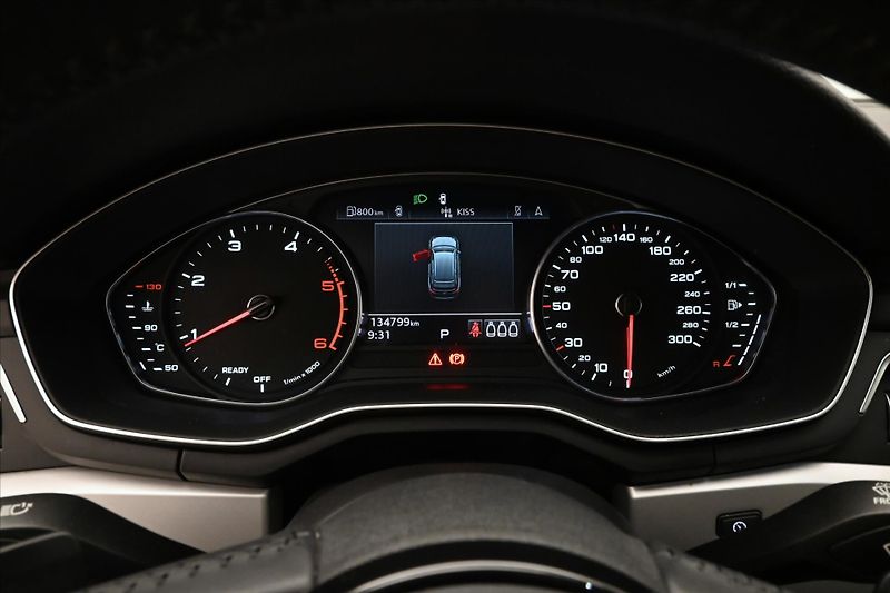 Audi A4 2,0 TDI 120kW Mild Hybrid Záru - fotka 14 z 26