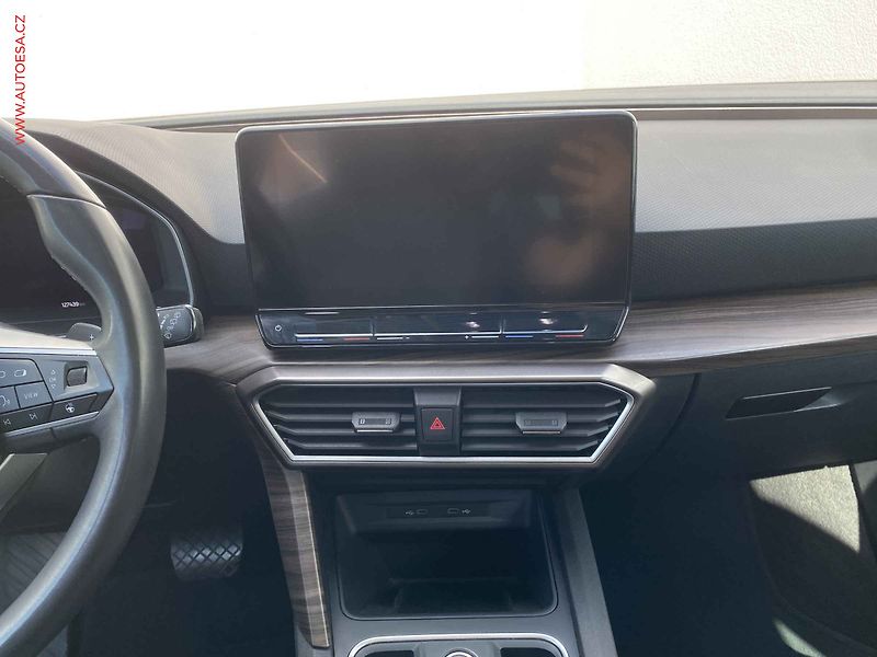 Seat Leon (2021) 2.0 TDi, Xcellence, DSG, TZ - fotka 12 z 20