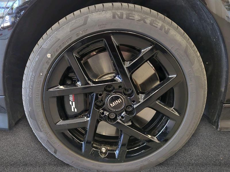 Mini Cooper S 5-doors - fotka 16 z 18