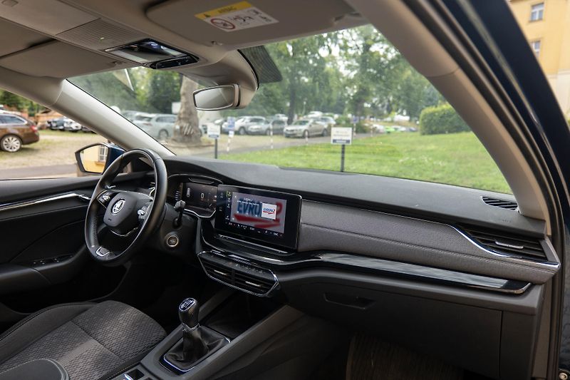 Škoda Octavia 1.5TSI Kam Ad.Temp. KESSY Taž - fotka 40 z 43