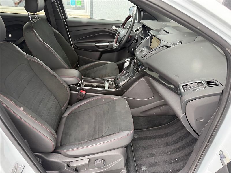 Ford Kuga 2,0 TDCi 132kW ST-line AT AWD - fotka 13 z 31