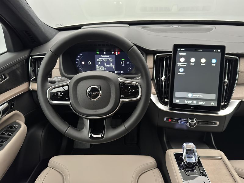Volvo XC90 (2026) T8 AWD Plug-in ULTRA DARK 7m - fotka 4 z 28
