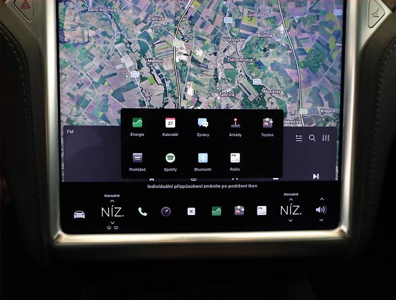 Tesla Model S (2018) 75D - fotka 21 z 27