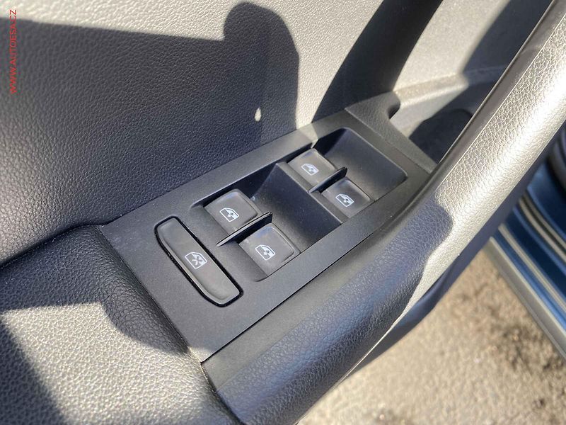 Škoda Octavia (2019) 1.6 TDi, Ambition, navi - fotka 13 z 17