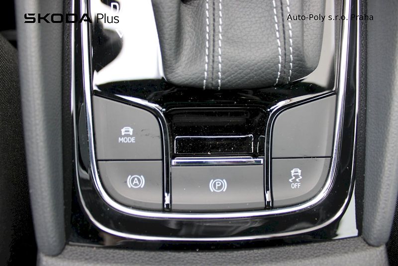 Škoda Karoq (2025) Sportline 1.5 TSI 110kw DSG - fotka 15 z 25