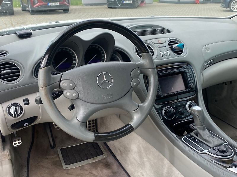 Mercedes-Benz SL (2003) 500  5,0 V8 (225kW) Aut. BA - fotka 12 z 30