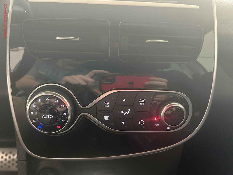 Renault Clio (2016) 1.2TCe, GT Line, AT, panor - fotka 15 z 16