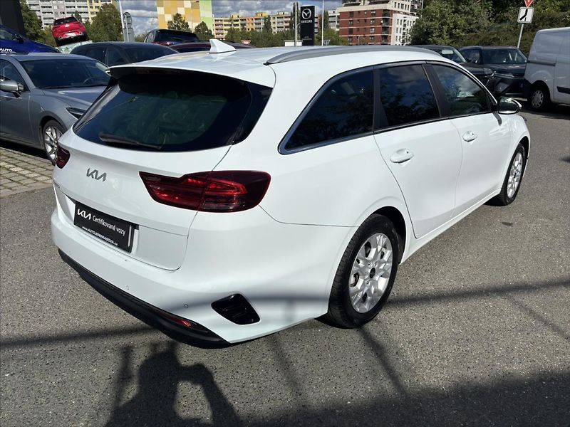 Kia Ceed 1,5 TGDi TOP ZÁRUKA TOP STAV - fotka 5 z 42