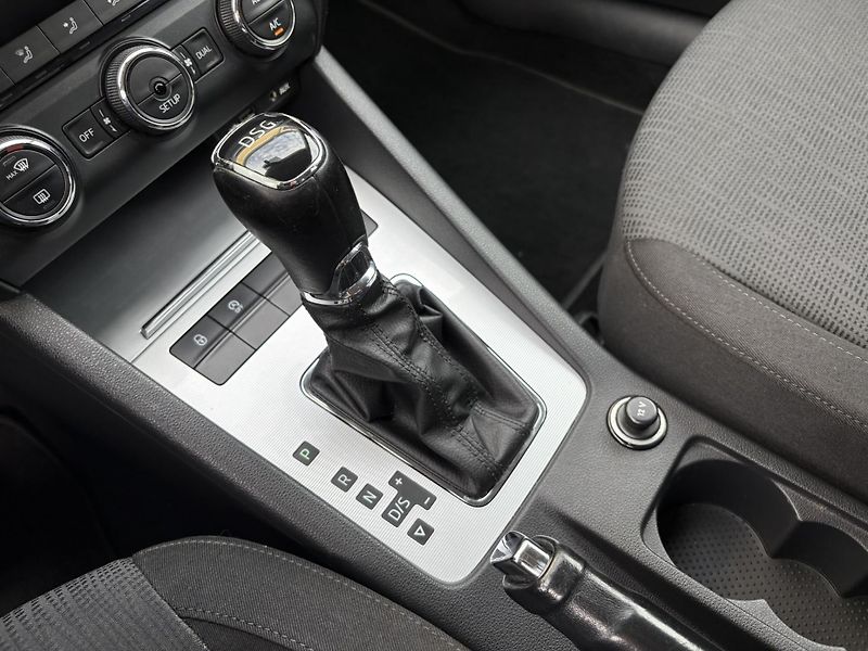 Škoda Octavia 2.0 TDI DSG / 110 kW Elegance - fotka 18 z 19