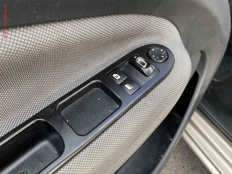 Citroën C3 Picasso (2010) 1.4i, AC, temp - fotka 13 z 14