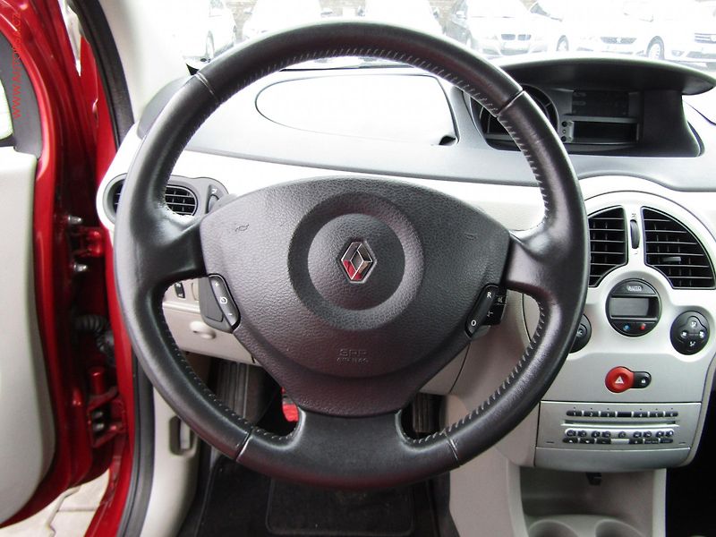 Renault Modus (2005) 1.6i, AC - fotka 16 z 18