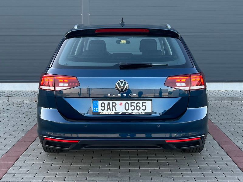 Volkswagen Passat - fotka 5 z 50