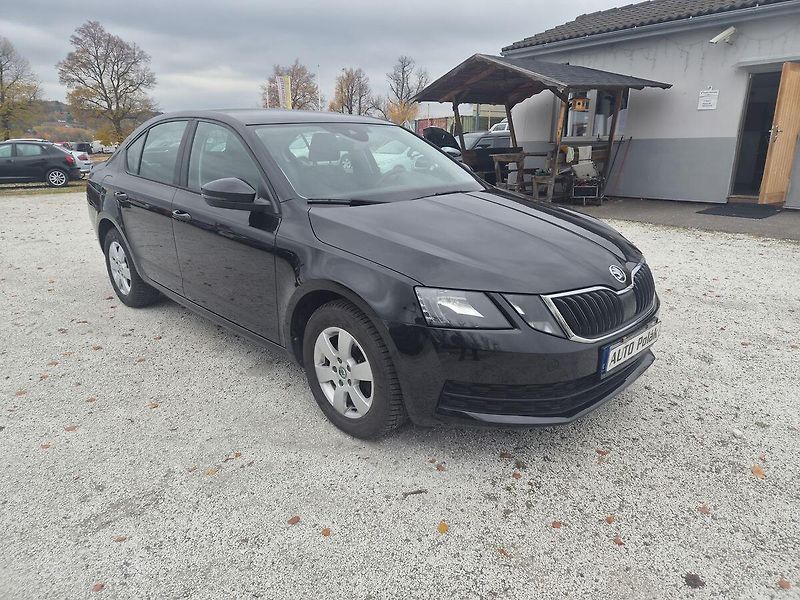 Škoda Octavia 1,4 - fotka 2 z 14