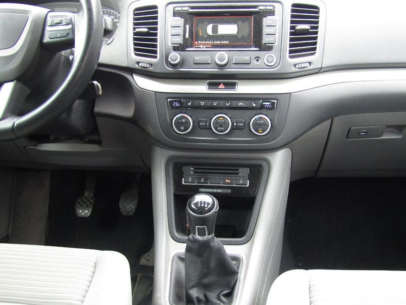 Seat Alhambra (2014) 2.0 TDI 103kW 4KIDS - fotka 17 z 44